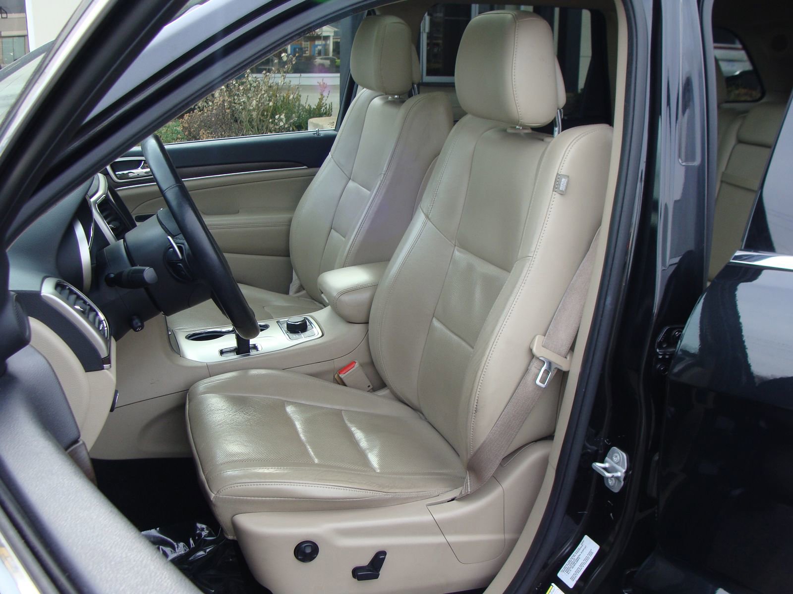 Used 2015 Jeep Grand Cherokee Limited w/ Luxury Group II image 7