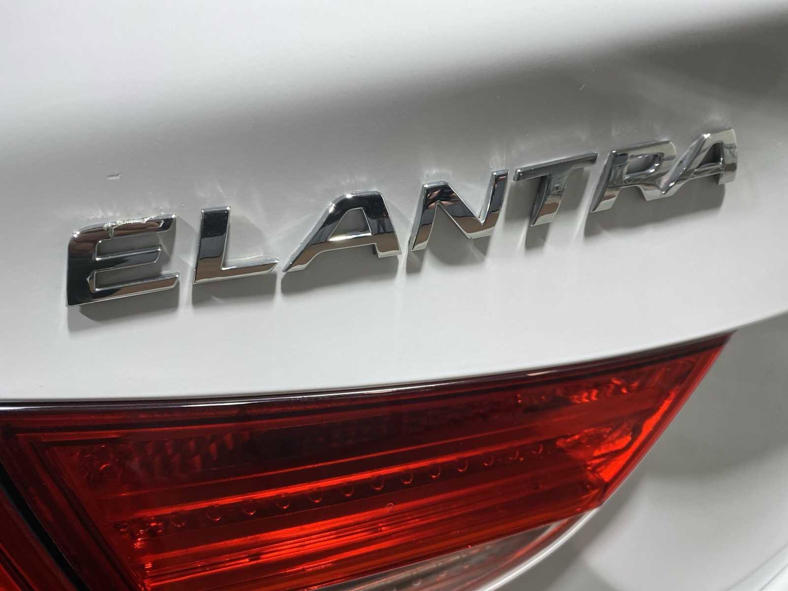 Used 2013 Hyundai Elantra Limited w/ Technology Pkg image 7