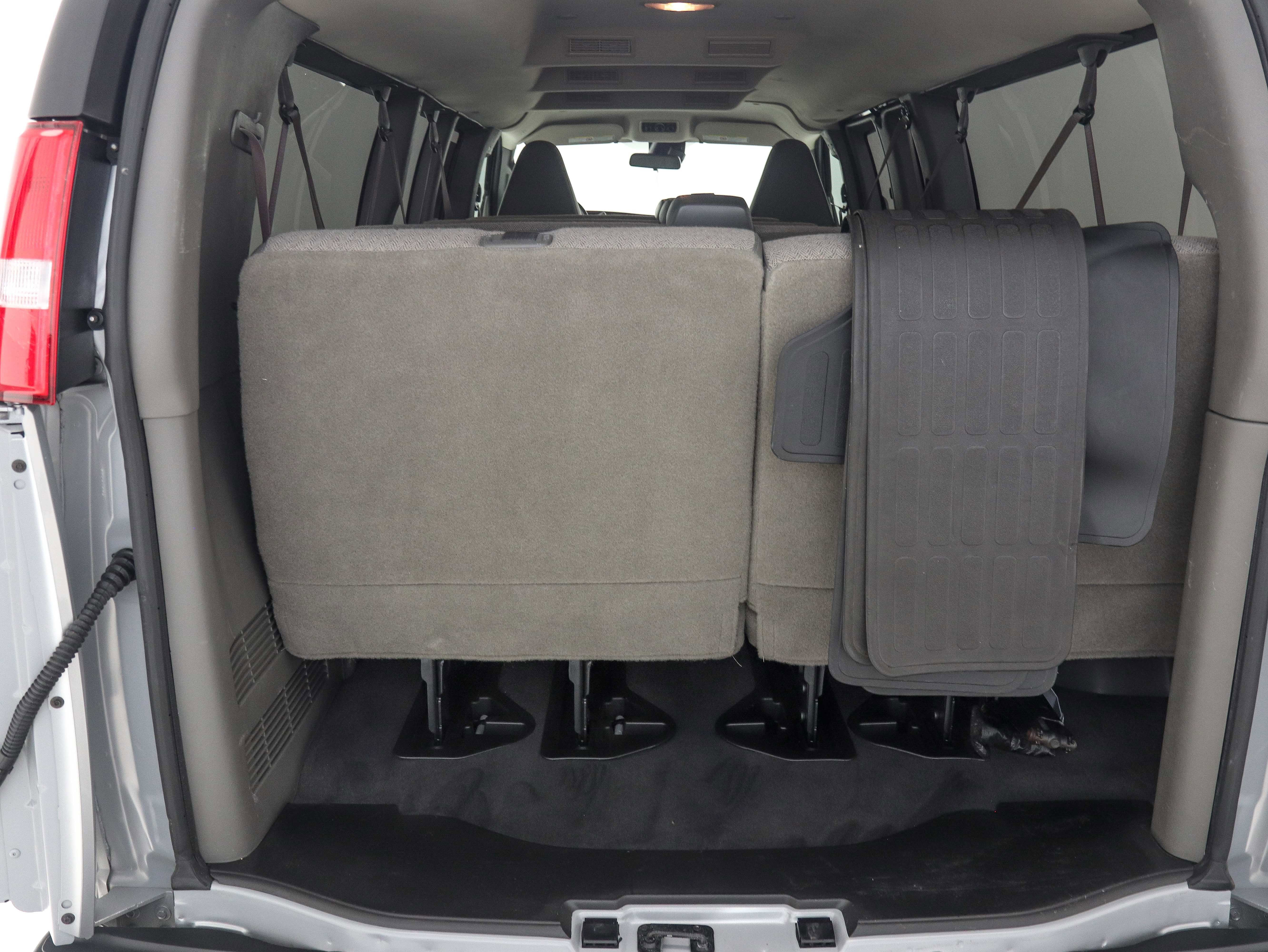 Used 2019 Chevrolet Express 3500 LS RWD image 12