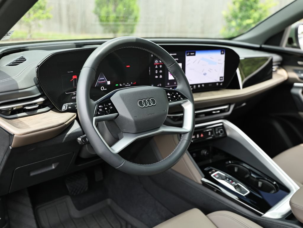 Certified 2025 Audi Q5 Premium Plus w/ Premium Plus AWD/4WD image 19