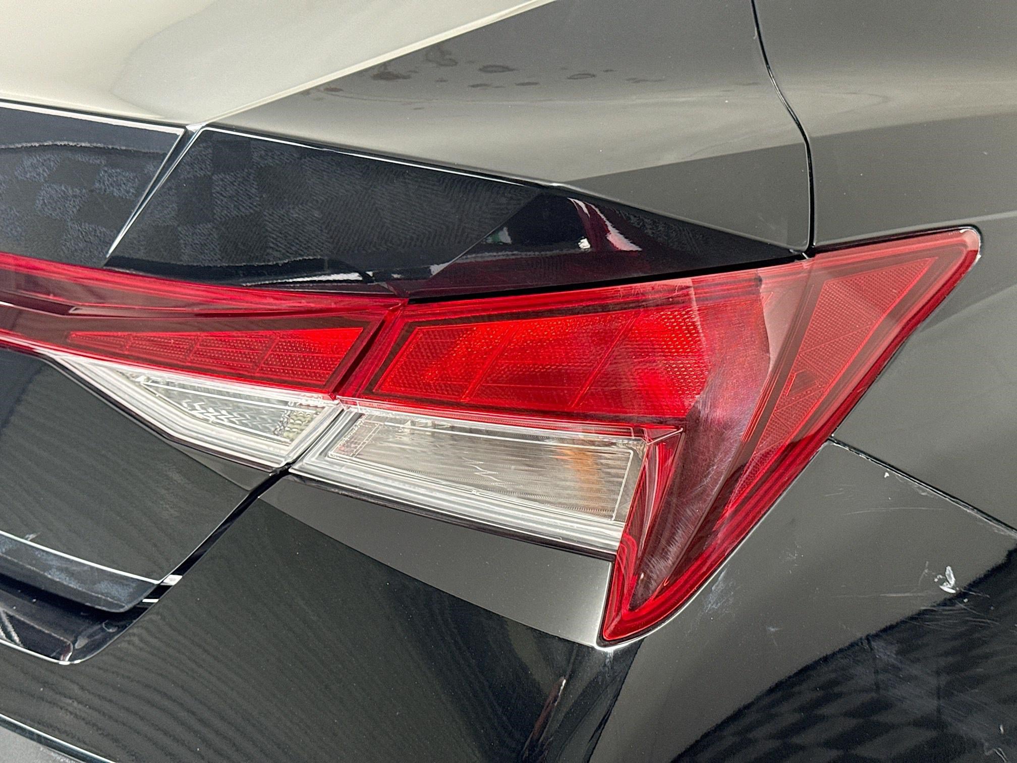 Used 2025 Hyundai Elantra SE FWD image 33