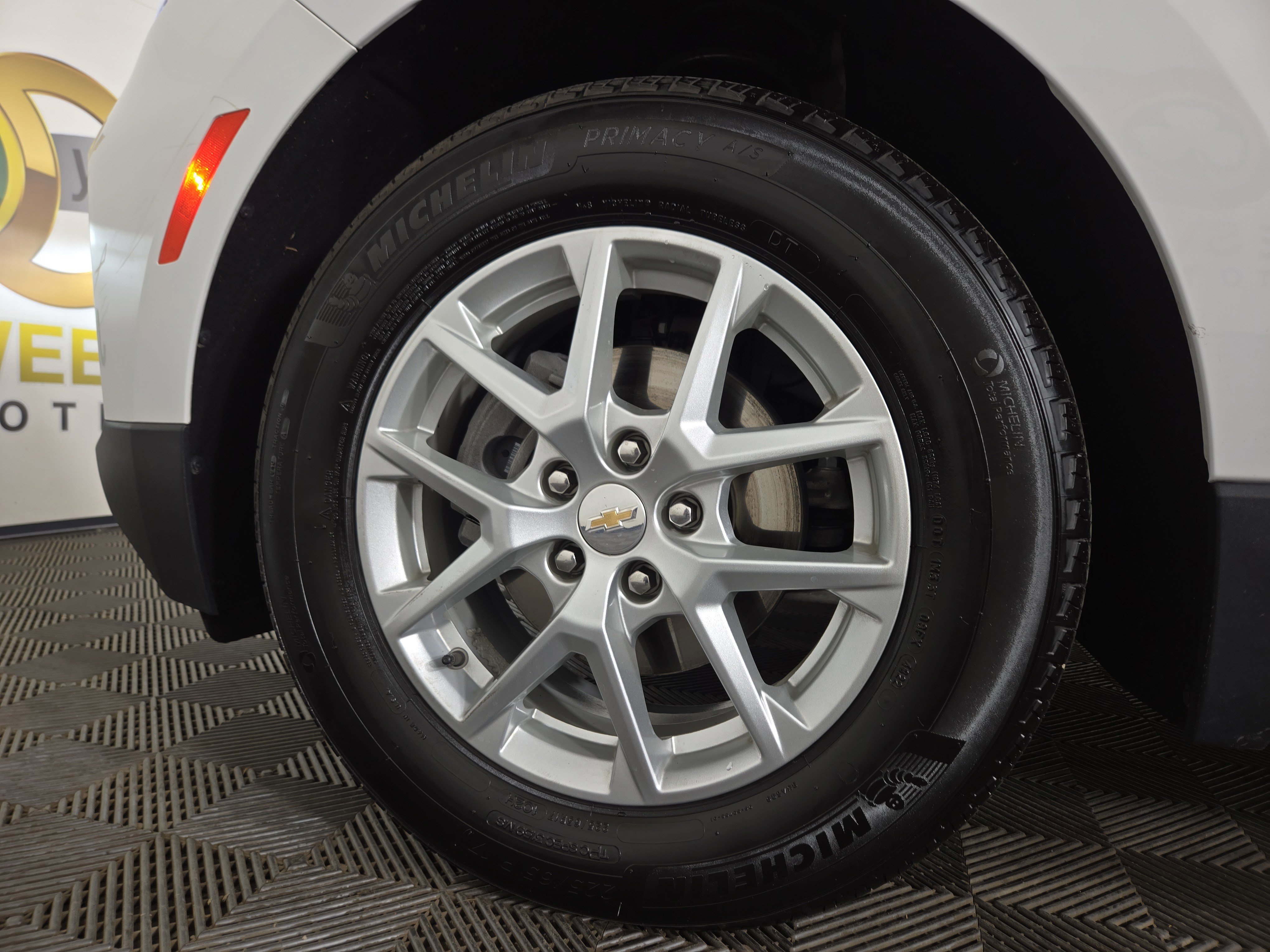 Used 2023 Chevrolet Equinox LS w/ Driver Confidence II Package image 32