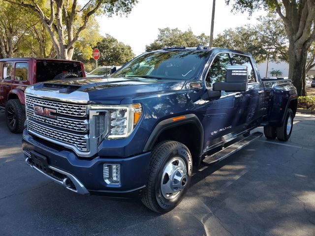 Used 2022 GMC Sierra 3500 Denali image 2