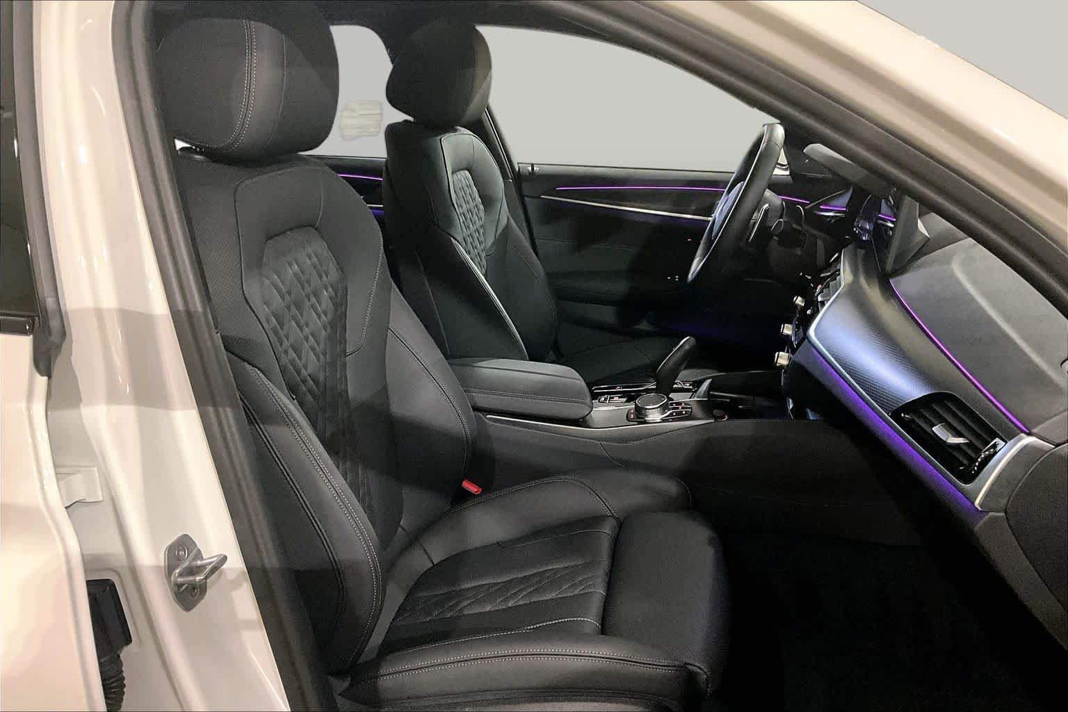 Certified 2023 BMW 530i xDrive w/ M Sport Package AWD/4WD image 7