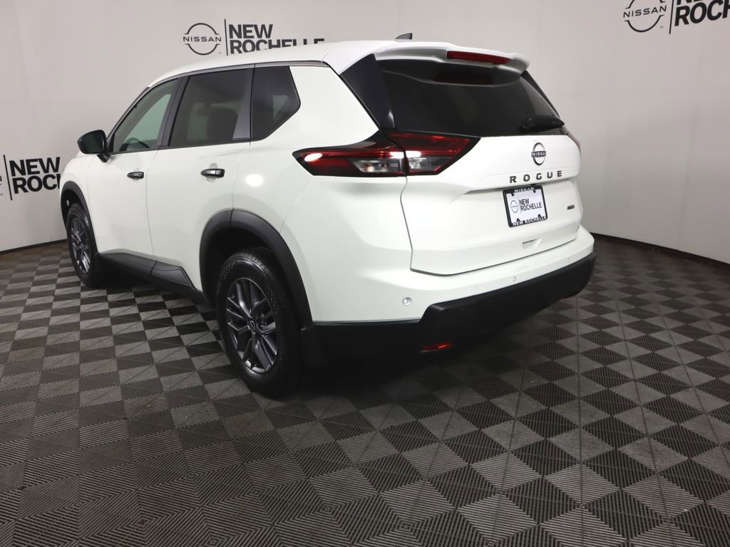 New 2026 Nissan Rogue S image 5