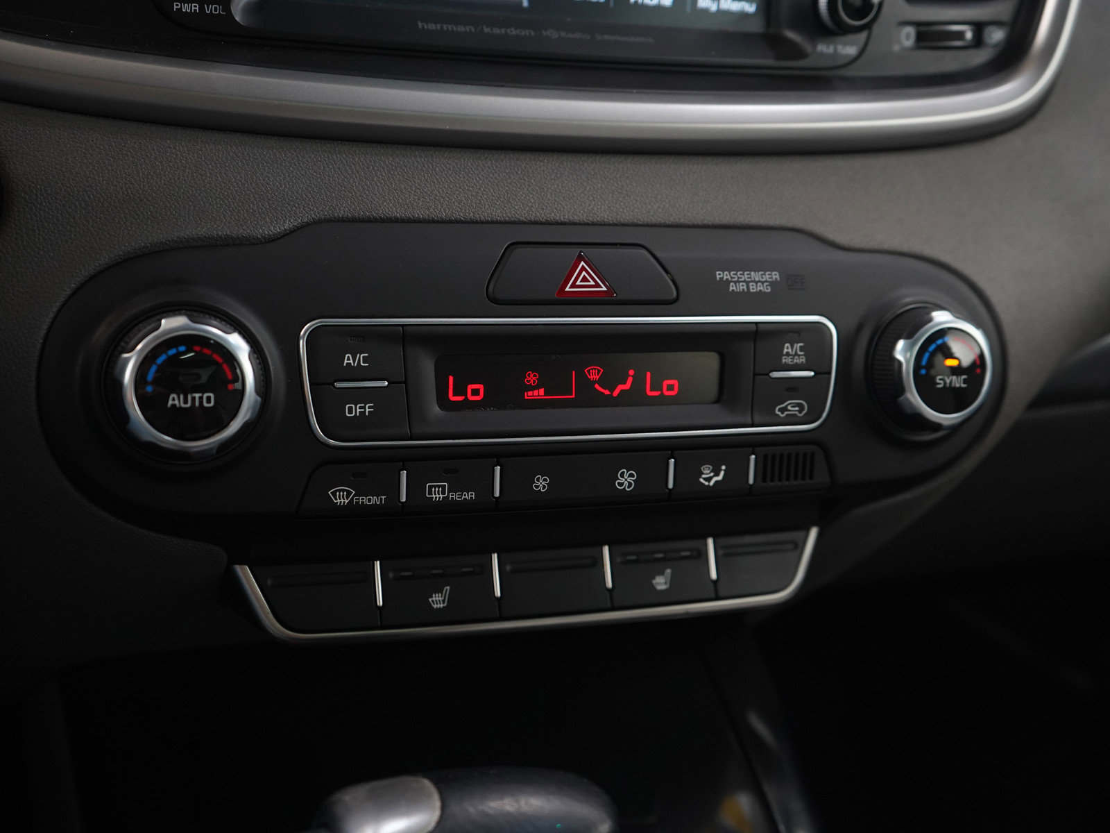 Used 2019 Kia Sorento SX image 21