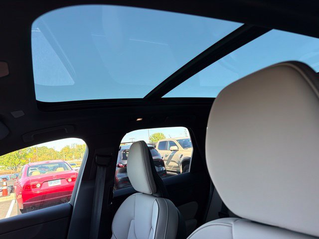New 2027 Volvo XC60 B5 Core AWD/4WD image 14