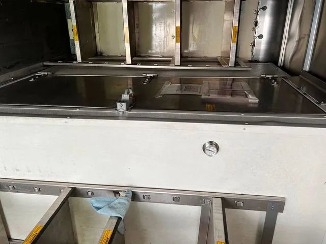 Used 2016 Chevrolet Express 4500 image 40