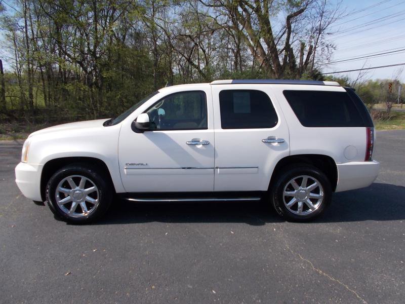 Used 2010 GMC Yukon Denali image 3