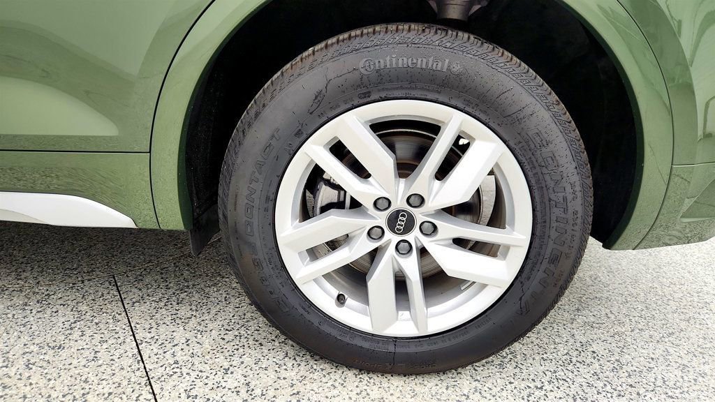 Used 2024 Audi Q5 2.0T Premium w/ Convenience Package image 8