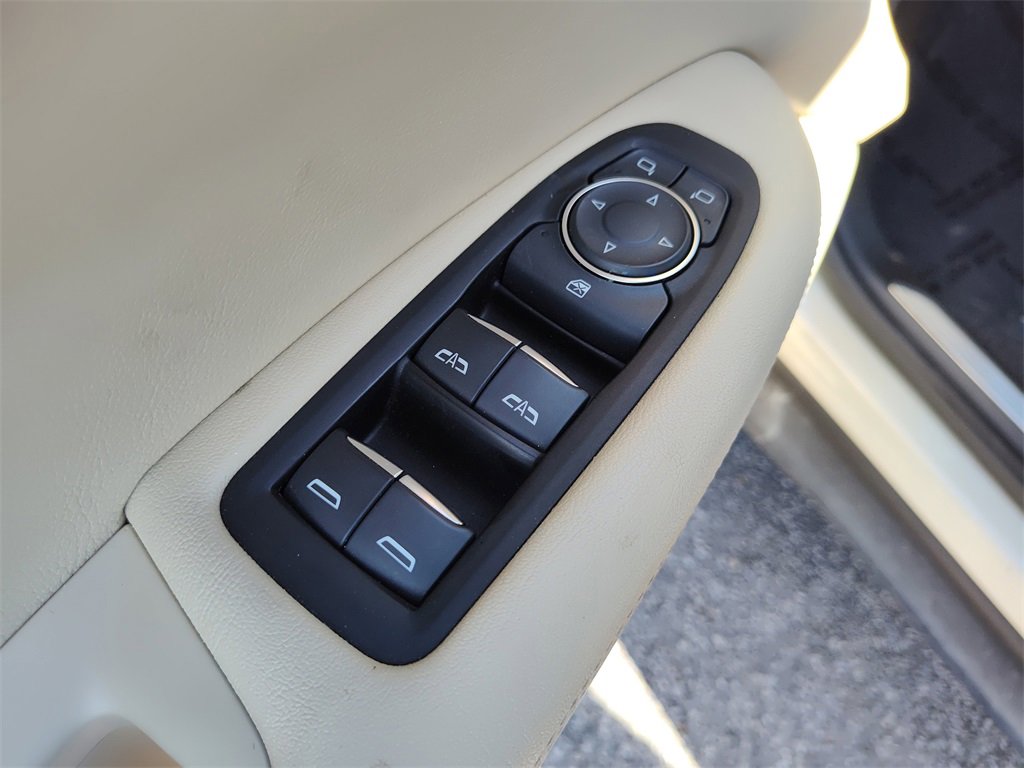 Used 2017 Cadillac XT5 FWD image 18