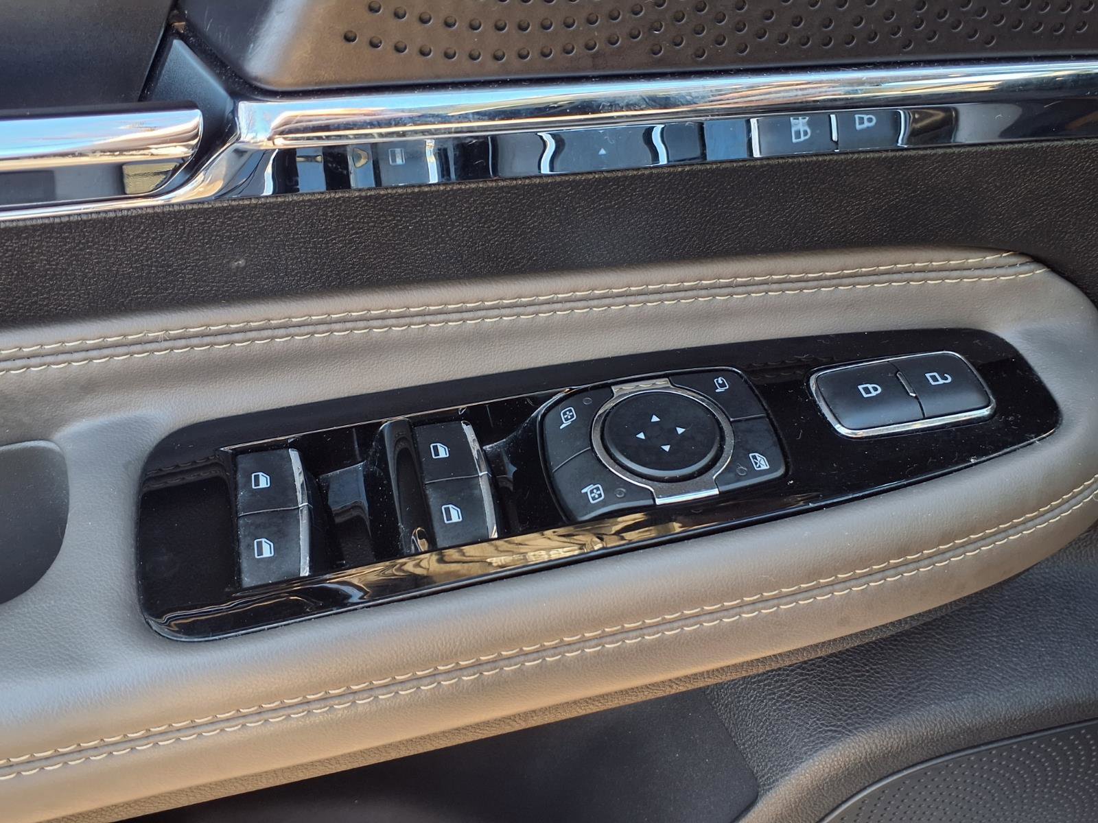 Used 2024 Lincoln Corsair Reserve image 22