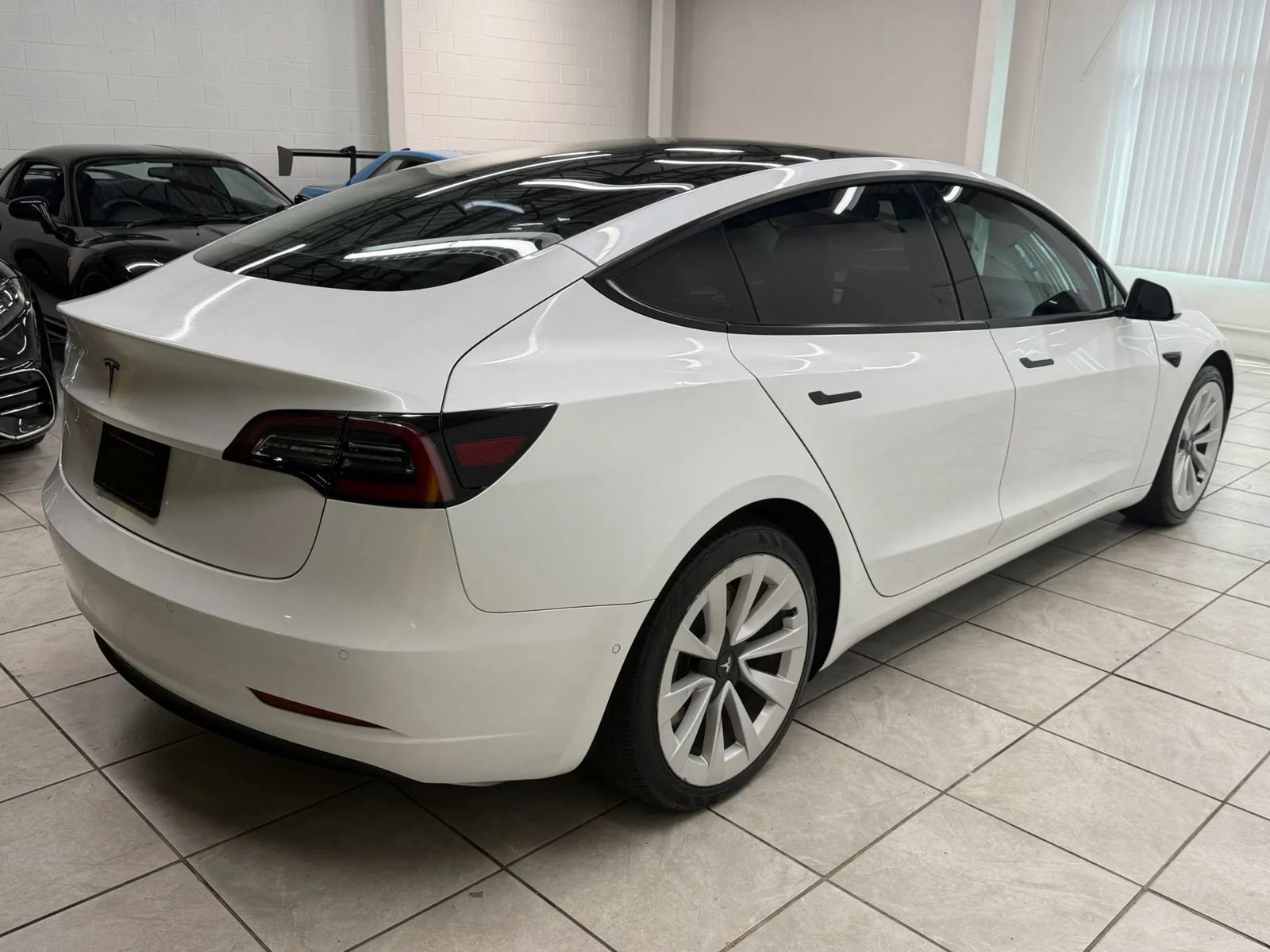Used 2021 Tesla Model 3 Standard Range Plus RWD image 9