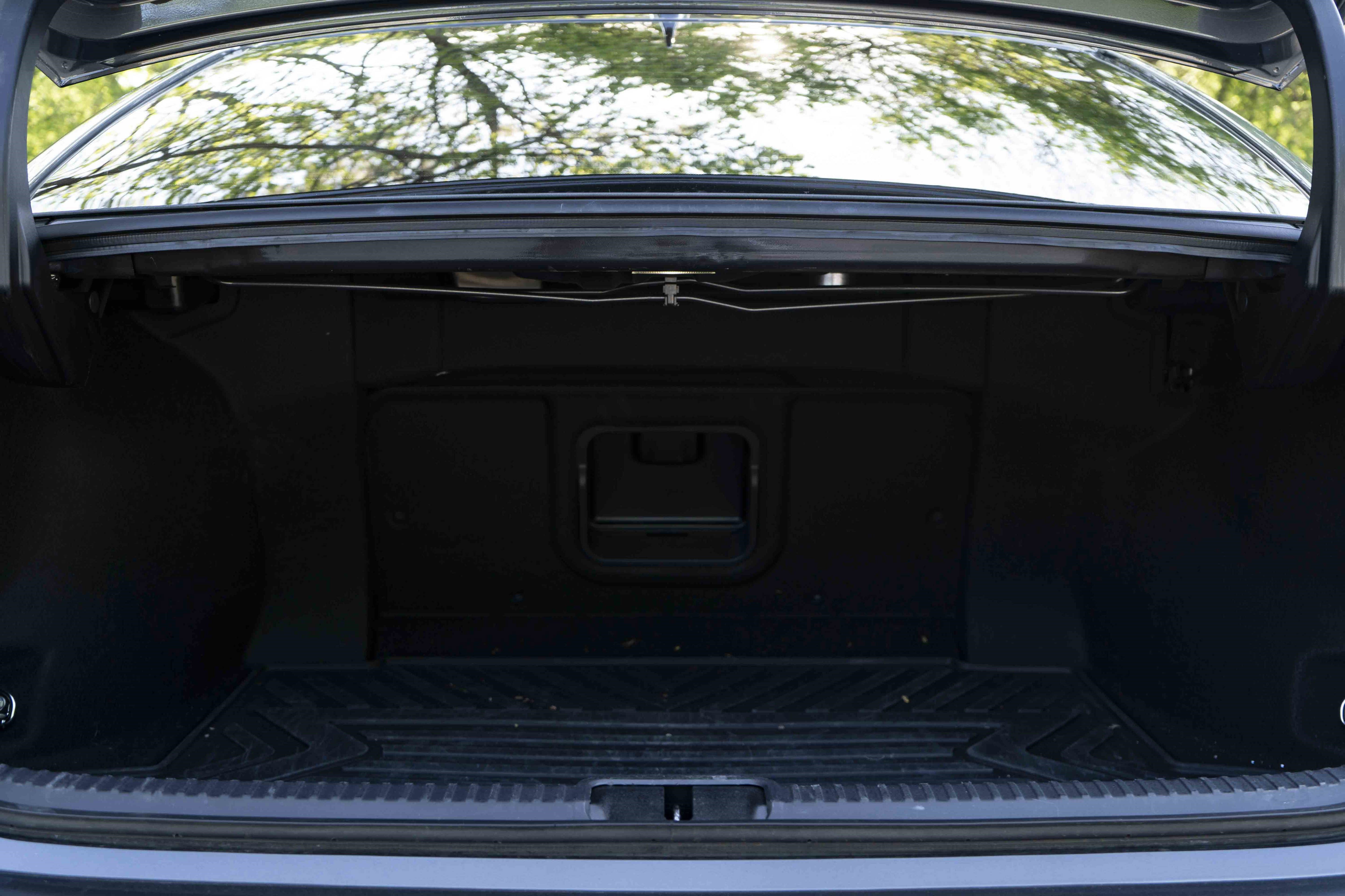 Used 2025 Lexus ES 300h w/ Premium Package image 46