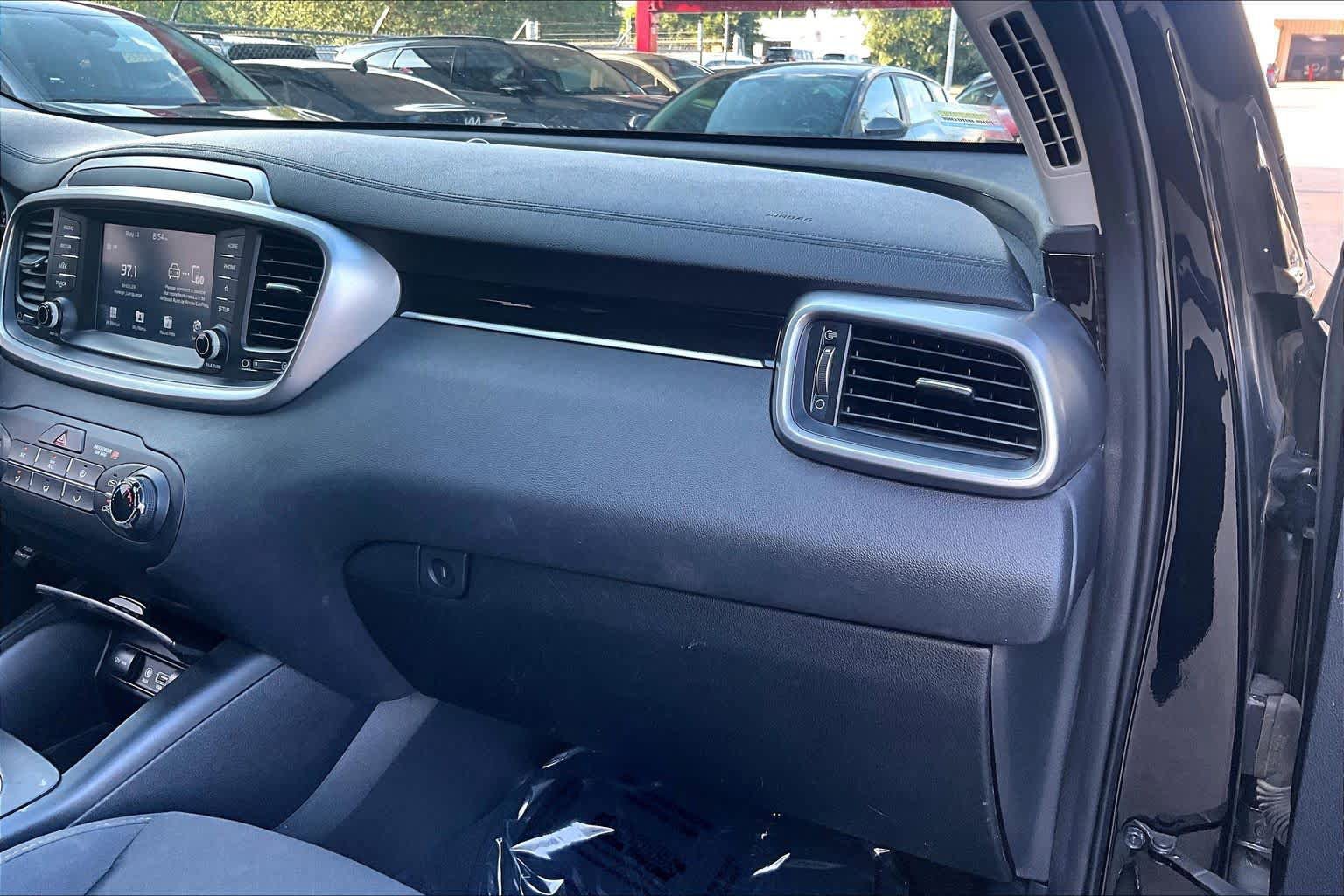 Used 2019 Kia Sorento L FWD image 18