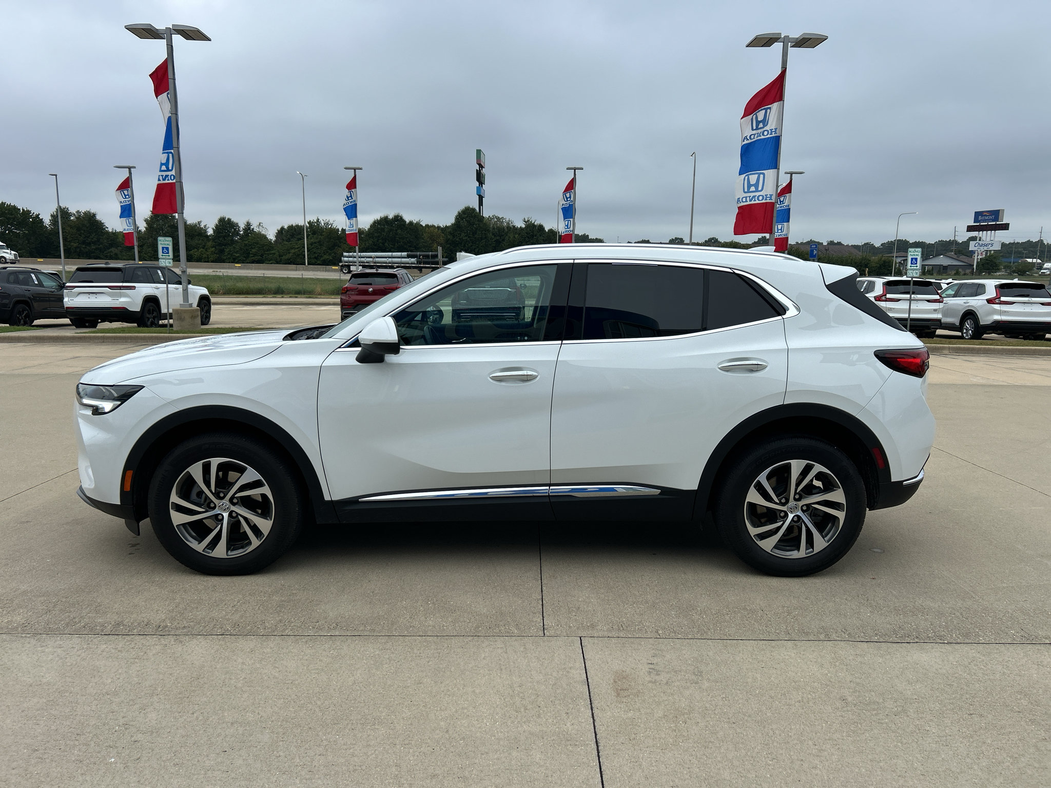 Used 2023 Buick Envision Essence AWD/4WD image 8