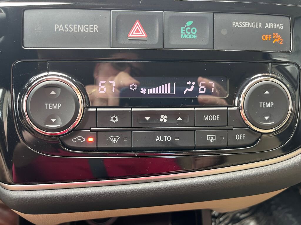 Used 2014 Mitsubishi Outlander GT image 17