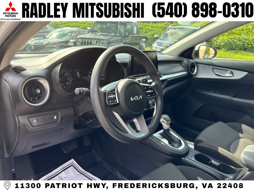 Used 2023 Kia Forte LXS FWD image 4