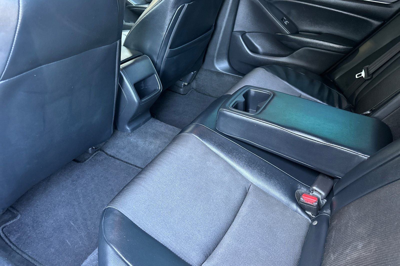 Used 2018 Honda Accord Sport image 12