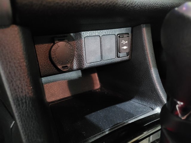 Used 2017 Toyota Corolla LE image 28