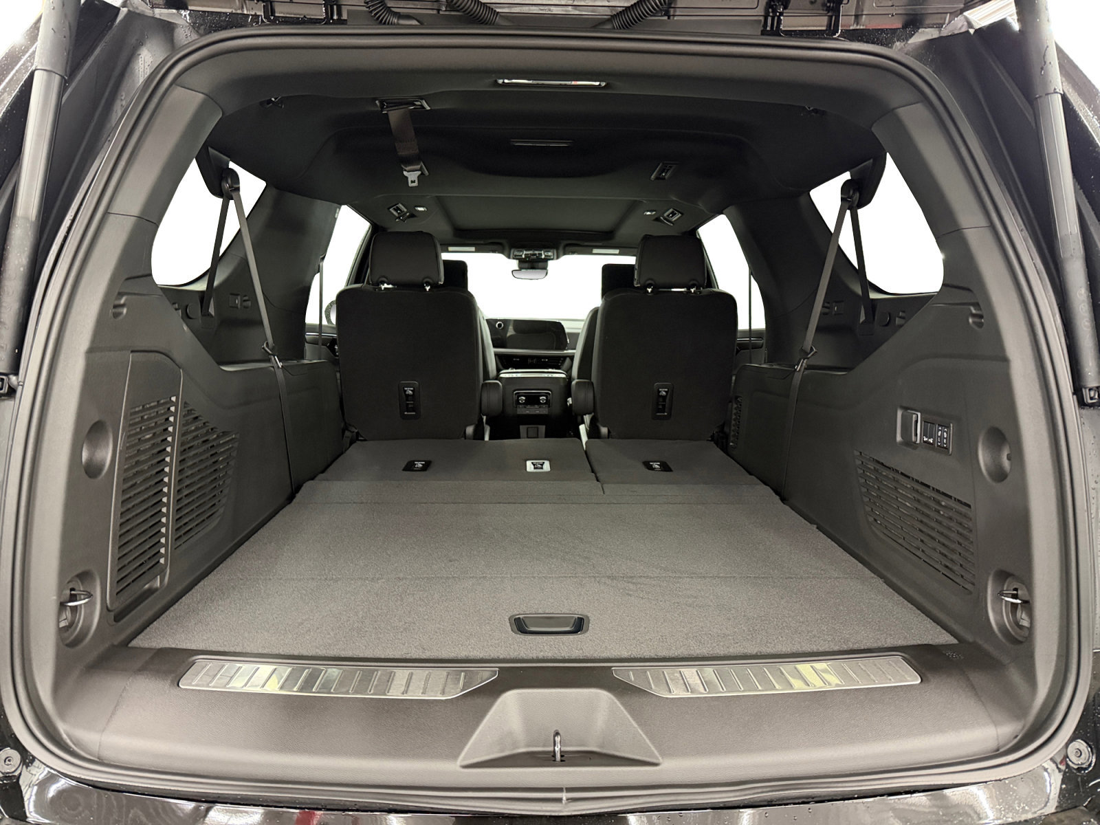 New 2026 Chevrolet Suburban Premier image 32