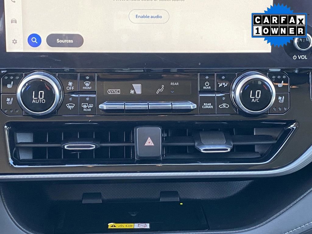 Used 2023 Toyota Highlander Platinum image 32