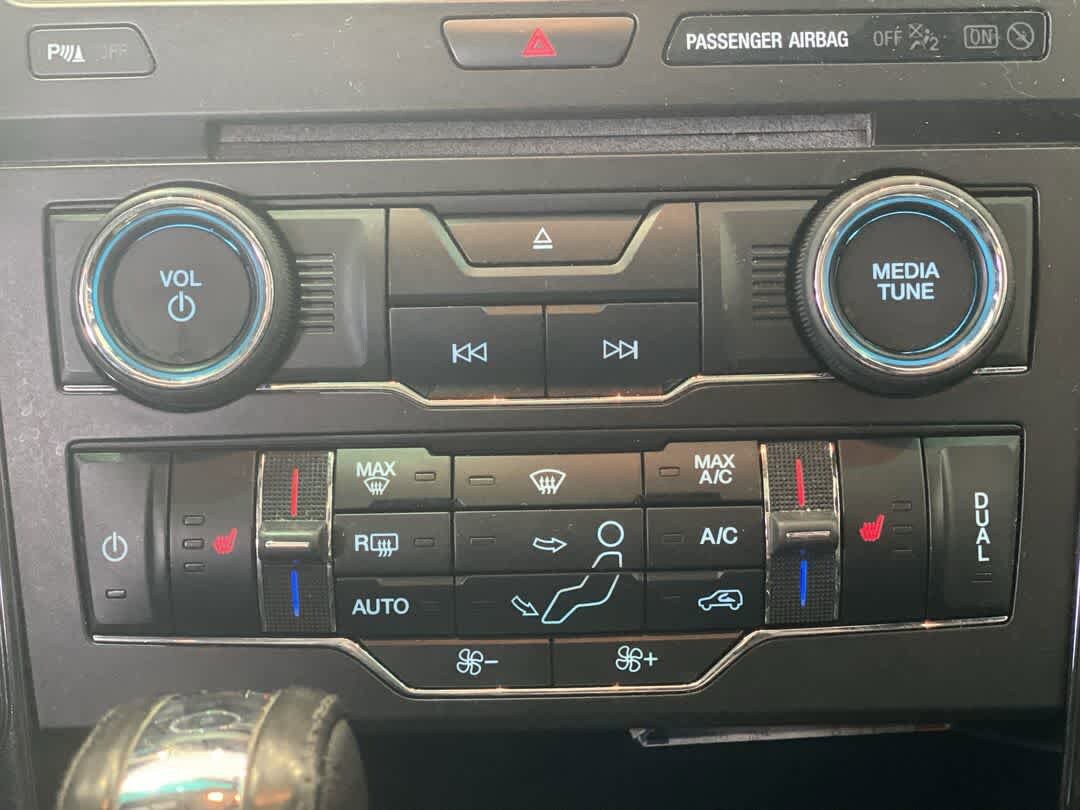 Used 2016 Ford Explorer XLT w/ Equipment Group 202A image 22