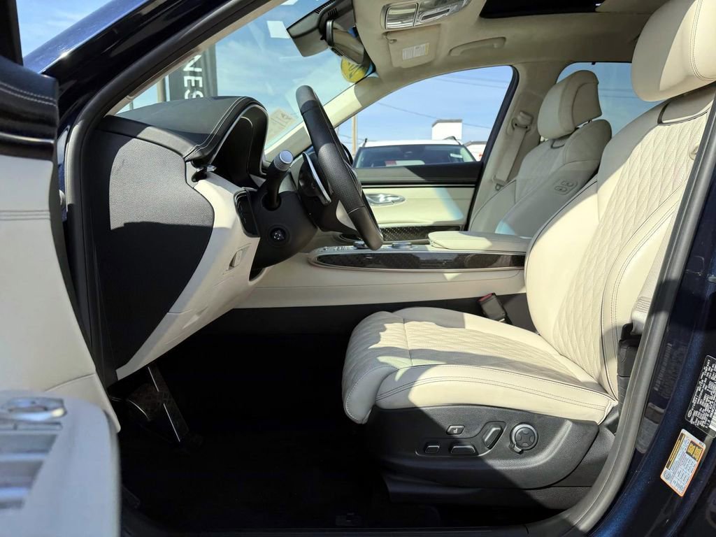 Certified 2023 Genesis GV70 3.5T Sport w/ Sport Prestige Package image 9