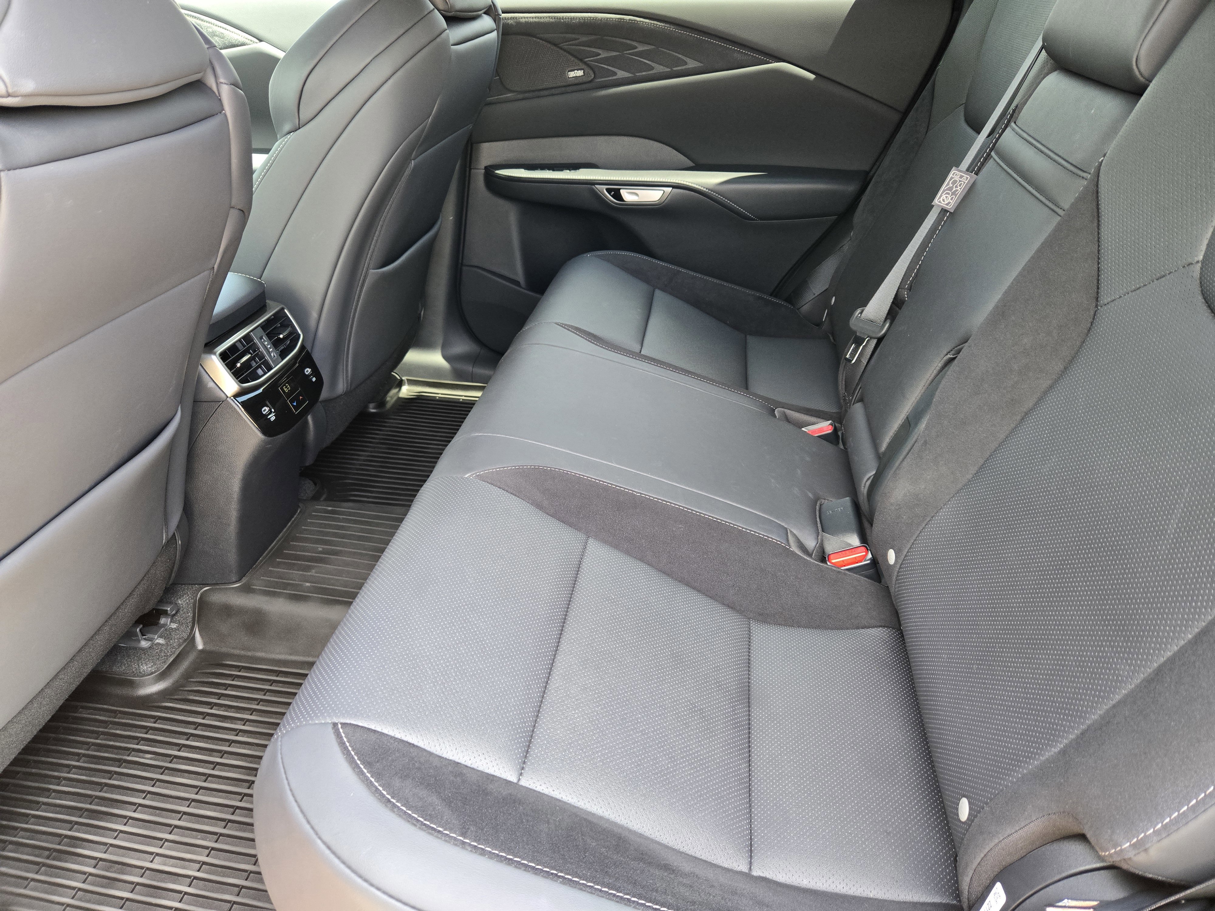 Used 2023 Lexus RX 500h F Sport w/ Cold Area Package AWD/4WD image 29