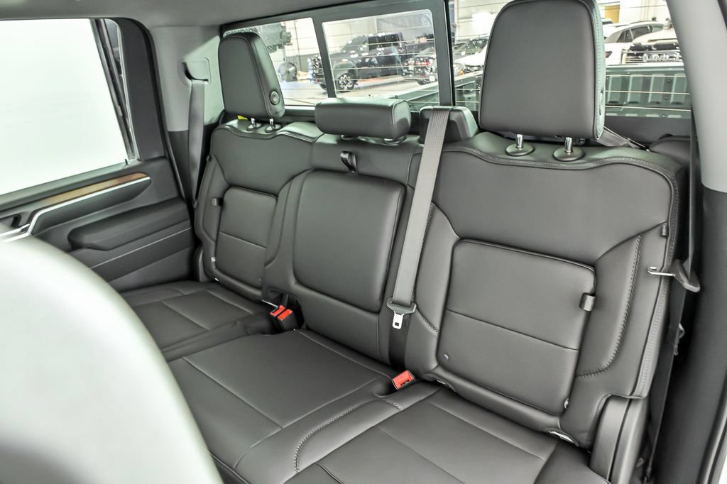 New 2026 GMC Sierra 2500 Denali w/ Denali Reserve Package AWD/4WD image 11