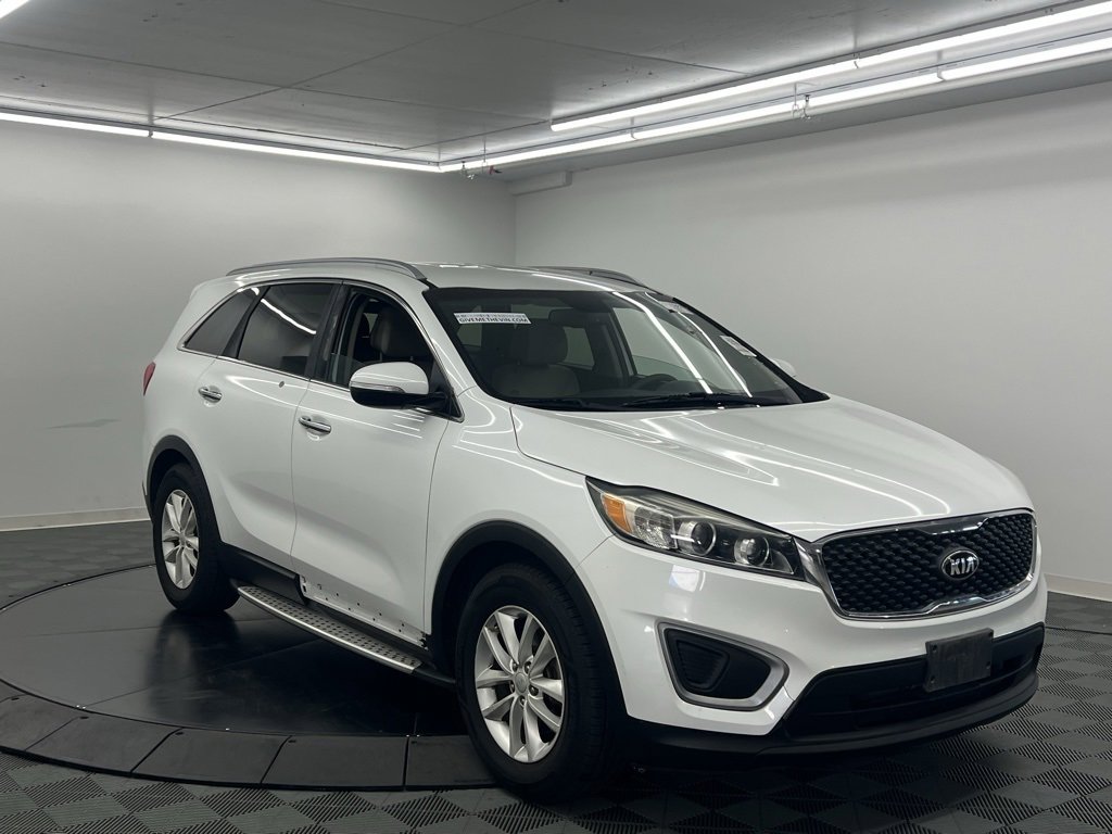 Used 2016 Kia Sorento LX w/ LX Convenience Package image 2