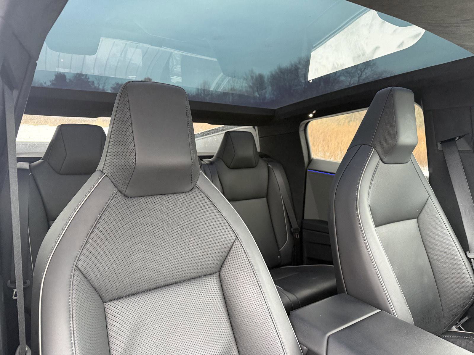 Used 2024 Tesla Cybertruck AWD Crew Cab image 25