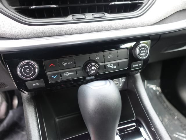 Used 2025 Jeep Compass Sport AWD/4WD image 18
