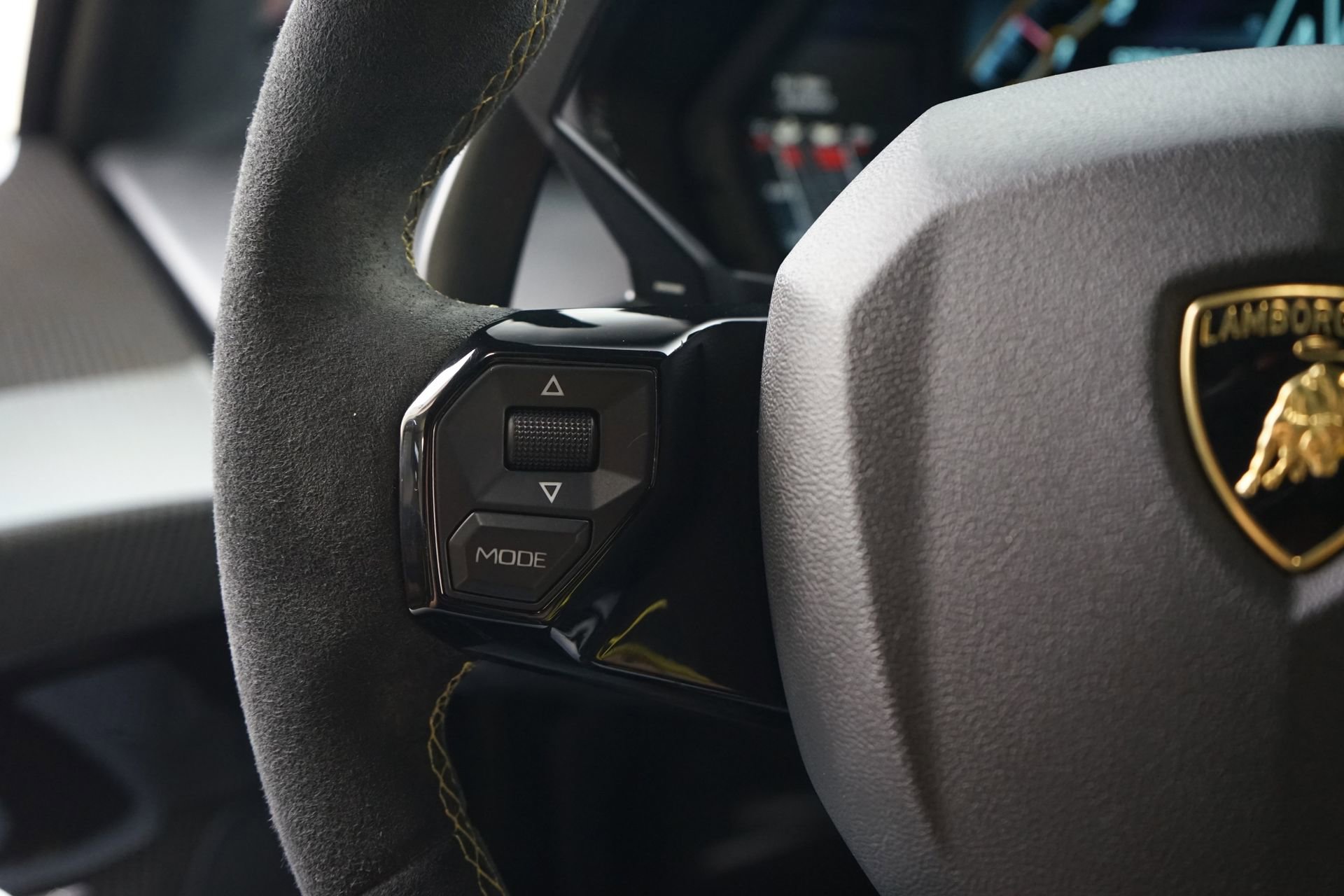 Used 2019 Lamborghini Aventador SVJ image 35