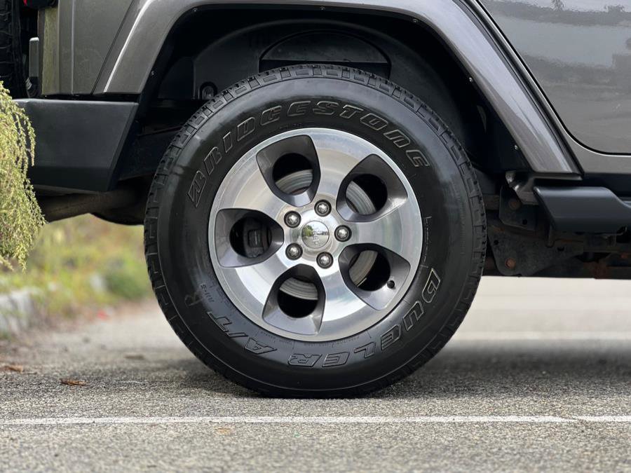 Used 2018 Jeep Wrangler Unlimited Sahara image 39