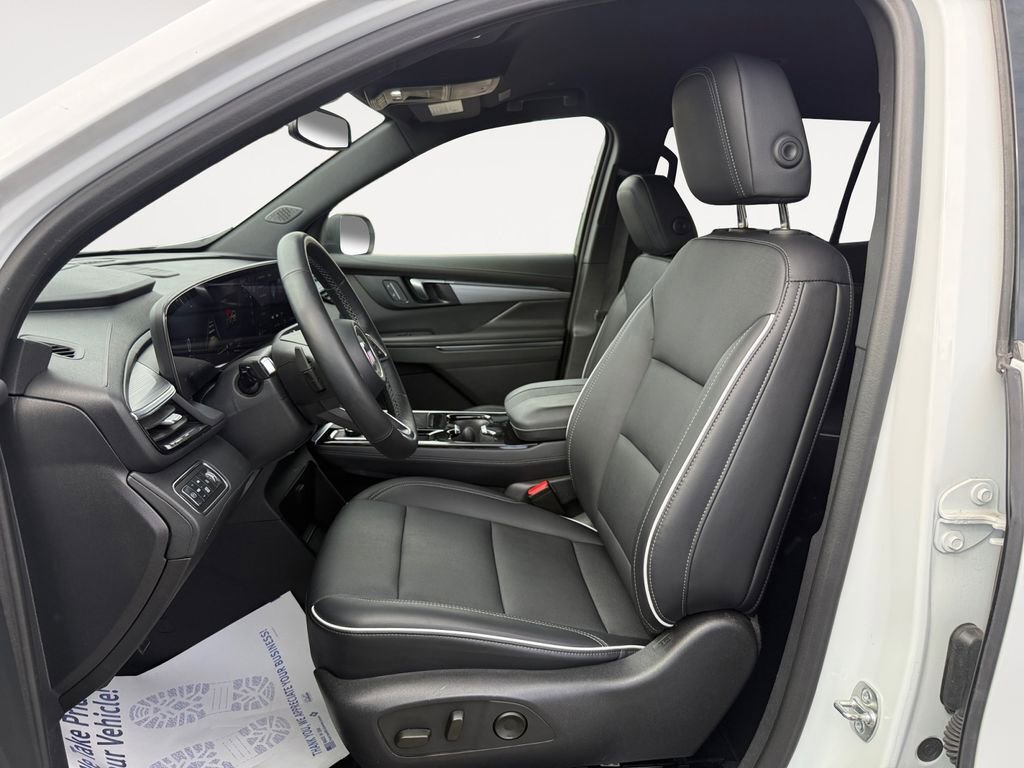 Used 2025 Buick Enclave Preferred image 9