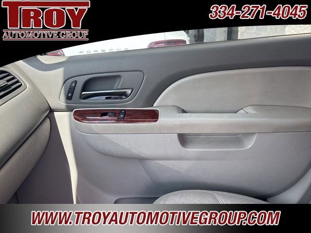 Used 2013 Chevrolet Suburban LT w/ Luxury Package image 34