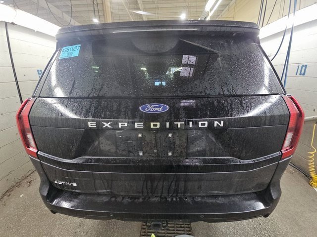 Used 2025 Ford Expedition Active image 15