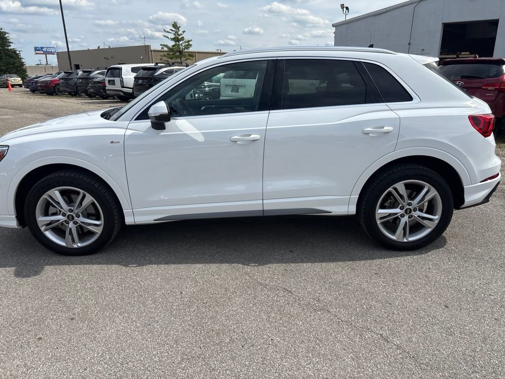 Used 2024 Audi Q3 2.0T Premium Plus AWD/4WD image 2