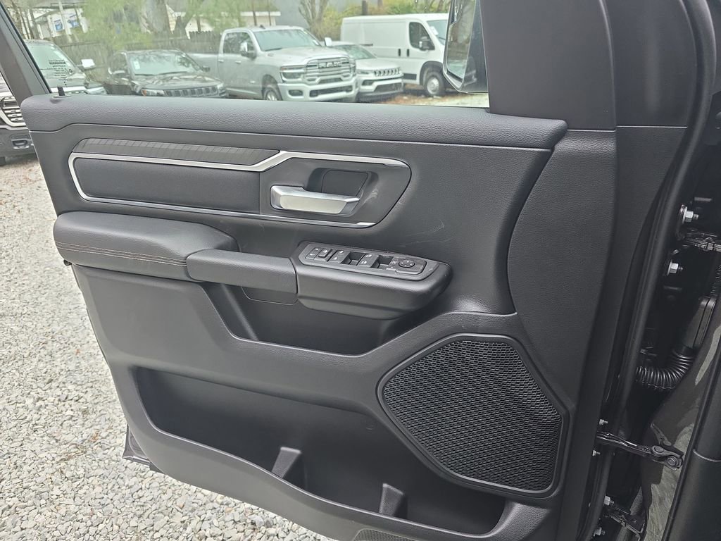 New 2026 RAM 1500 4x4 Crew Cab image 27