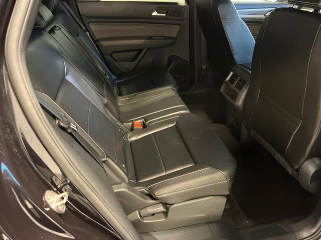 Used 2021 Volkswagen Atlas Cross Sport SE FWD image 13