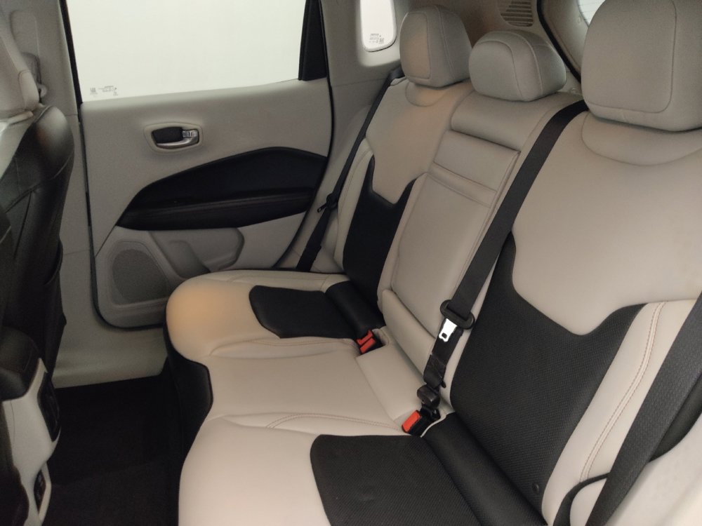 Used 2018 Jeep Compass Limited w/ Navigation Group image 18