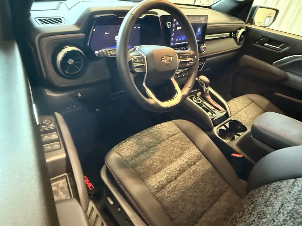 Used 2024 Chevrolet Colorado Z71 w/ Z71 Convenience Package 2 image 19