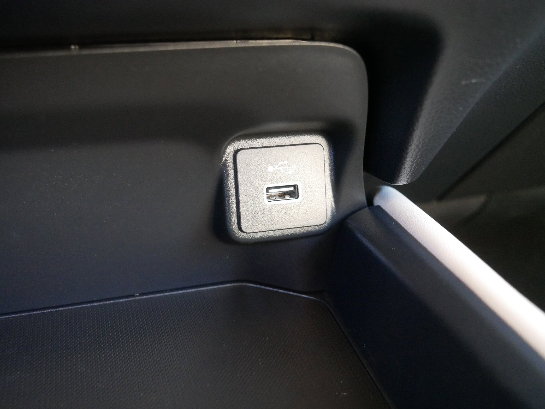 Used 2024 Honda HR-V LX image 32