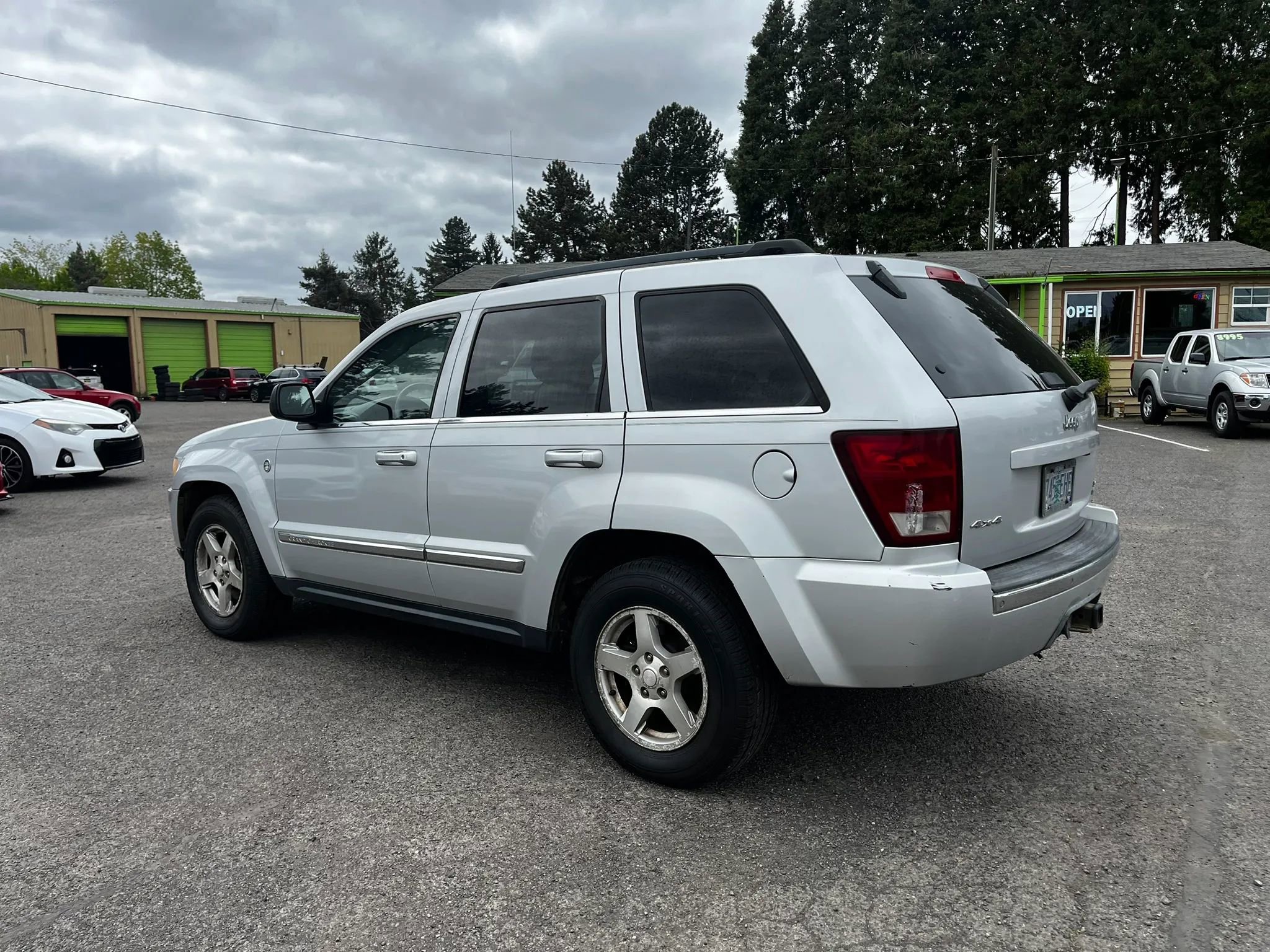 Used 2005 Jeep Grand Cherokee Limited AWD/4WD image 5