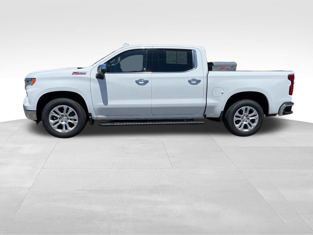Used 2024 Chevrolet Silverado 1500 LTZ w/ LTZ Convenience Package II AWD/4WD image 2