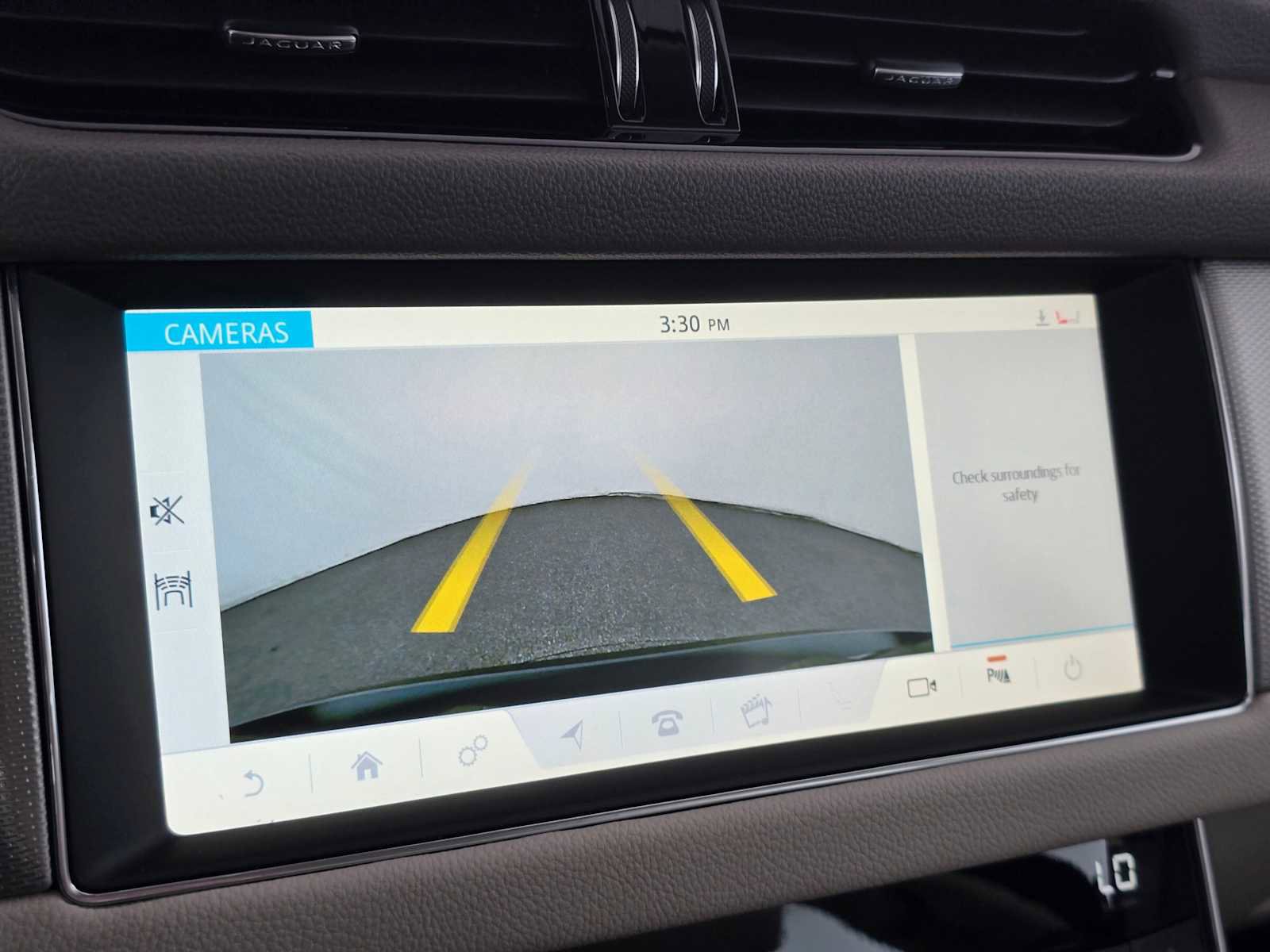 Used 2019 Jaguar XF Prestige image 57