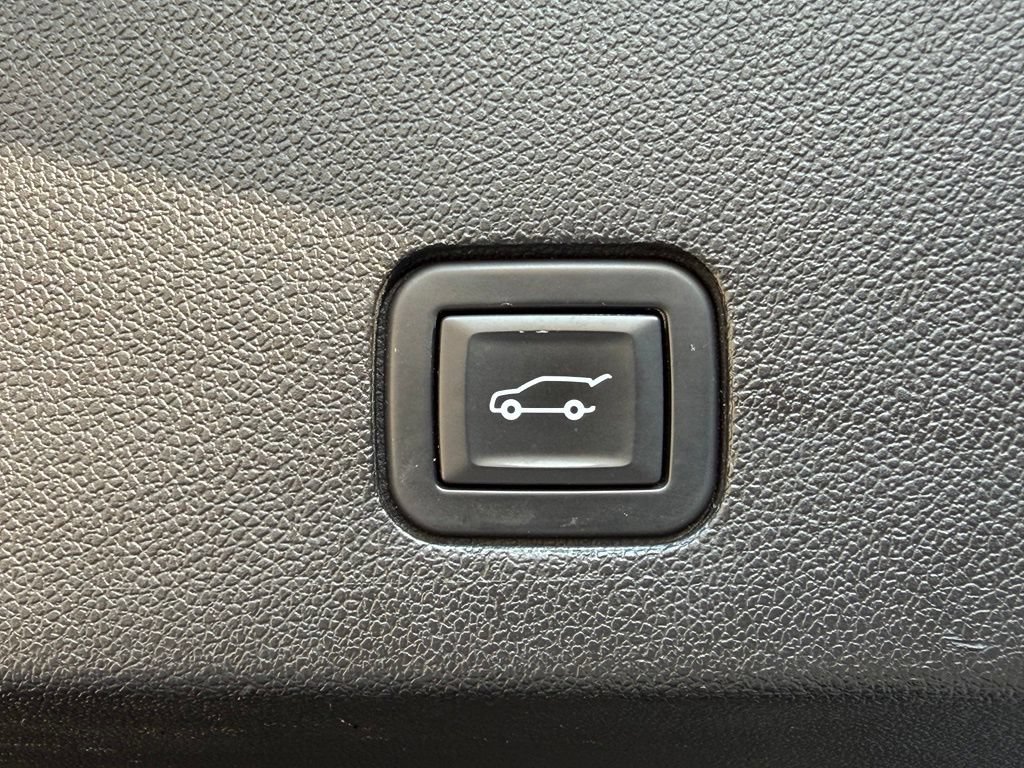 Used 2021 Cadillac XT6 Premium Luxury FWD image 41