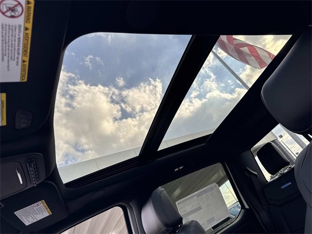 New 2026 Ford F250 Platinum w/ FX4 Off-Road Package image 18