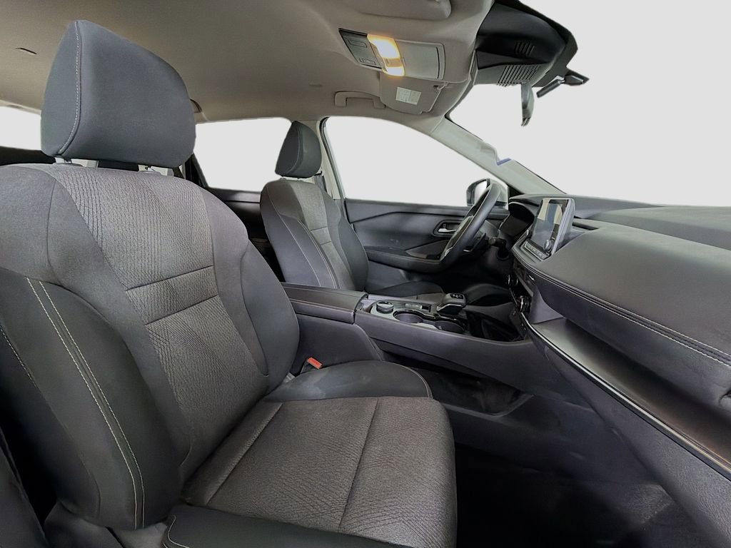 Used 2024 Nissan Rogue SV AWD/4WD image 30